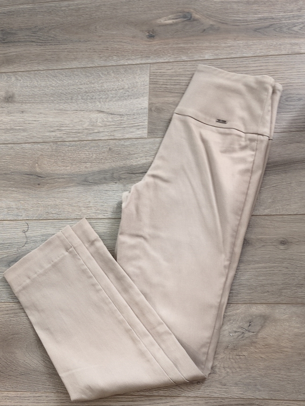 Women's High-Rise Leggings in Light Beige